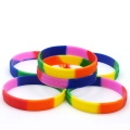 Bracelets de bracelets de silicone de conscience mince d&#39;arc-en-ciel de fierté gaie faite sur commande bon marché